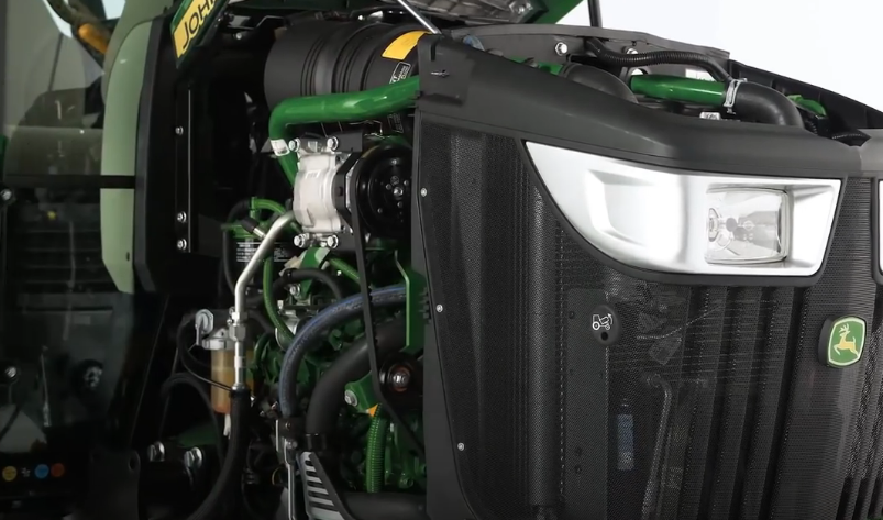 трактор John Deere 3045R